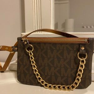 Michael Kors belt bag EUC